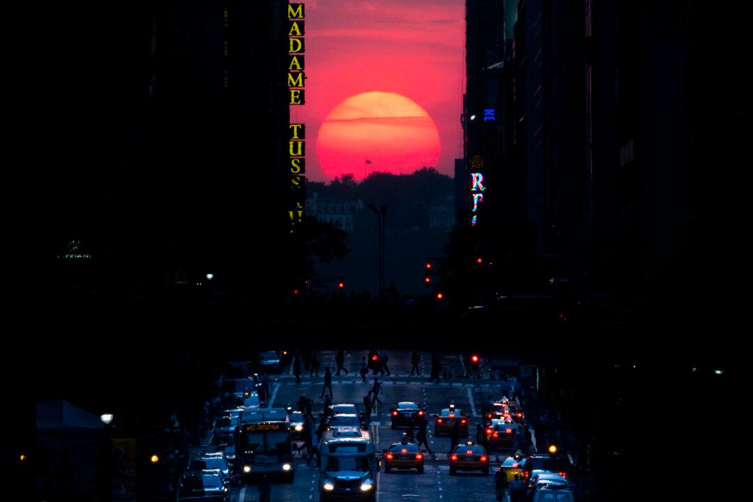 Manhattanhenge Photos Through the Years: Which Is the Best Year?