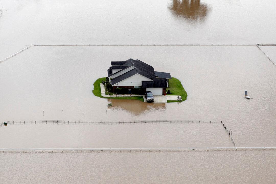 Mid-Atlantic Braces for Severe Weather; Florida Watches Gulf