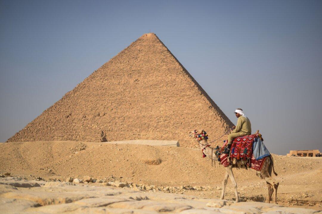 ISIS Destroys 2500-Year-Old Temple, Threatens to Destroy Egyptian Pyramids
