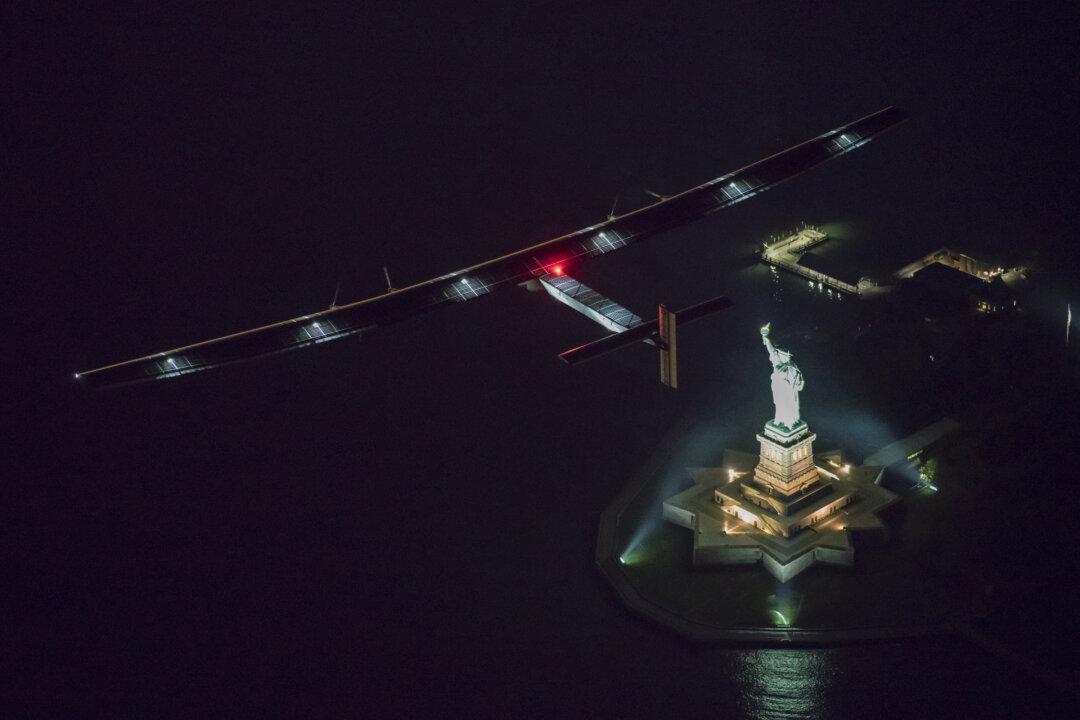 Solar Plane Makes Statue of Liberty Fly Over, Then Lands in New York