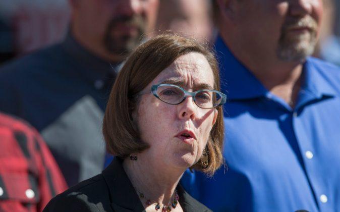 Oregon Governor Encourages People to Call Police on Neighbors Who Violate COVID-19 Restrictions