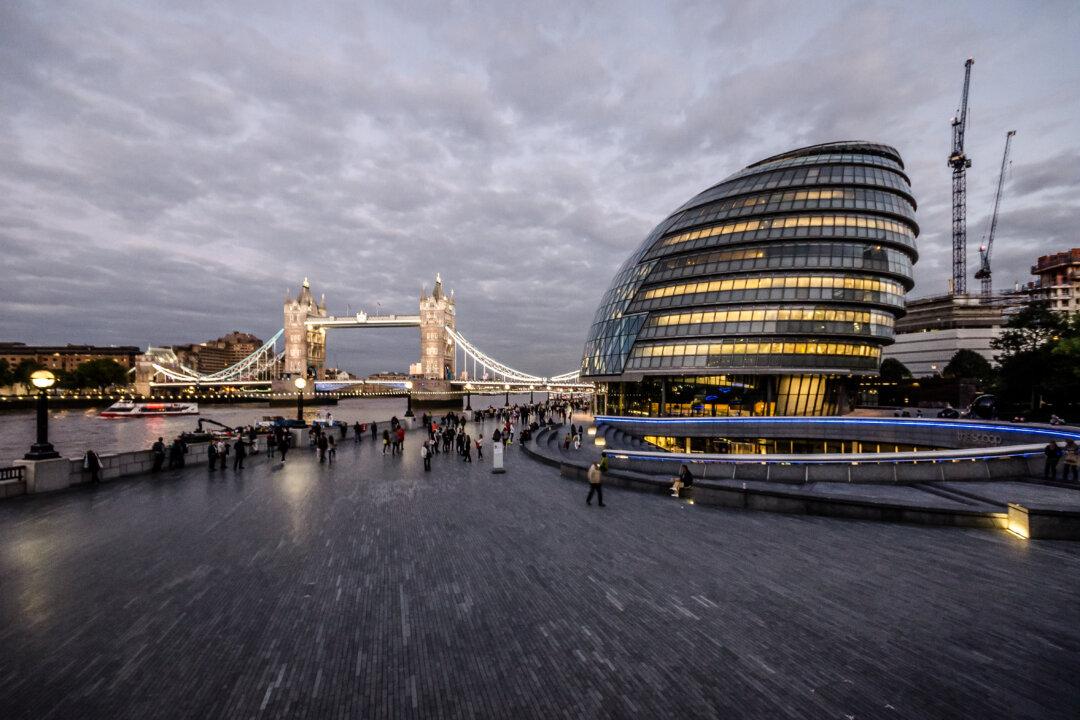 Khan Called Upon to Apologise for ‘Inappropriate’ Guideline