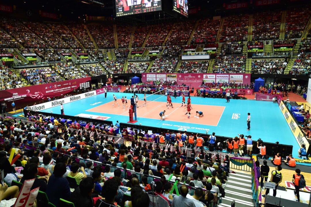 USA Top China to Head Standings, Netherlands Overcome Germany to Book Finals Place