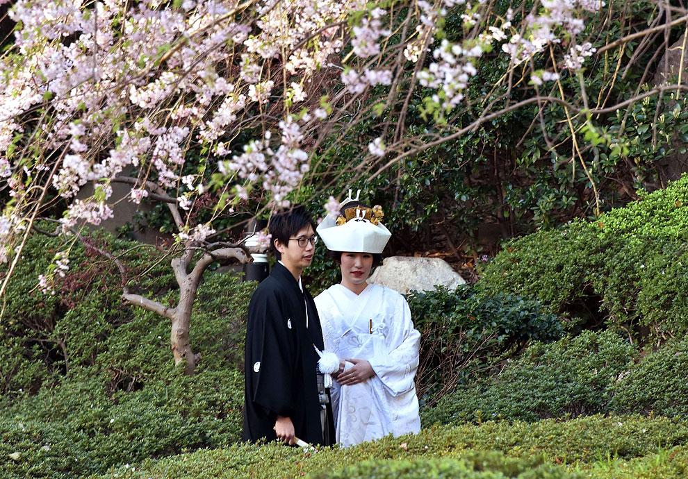 A Chinese Love for Weddings in Japan Is Saving the Local Market