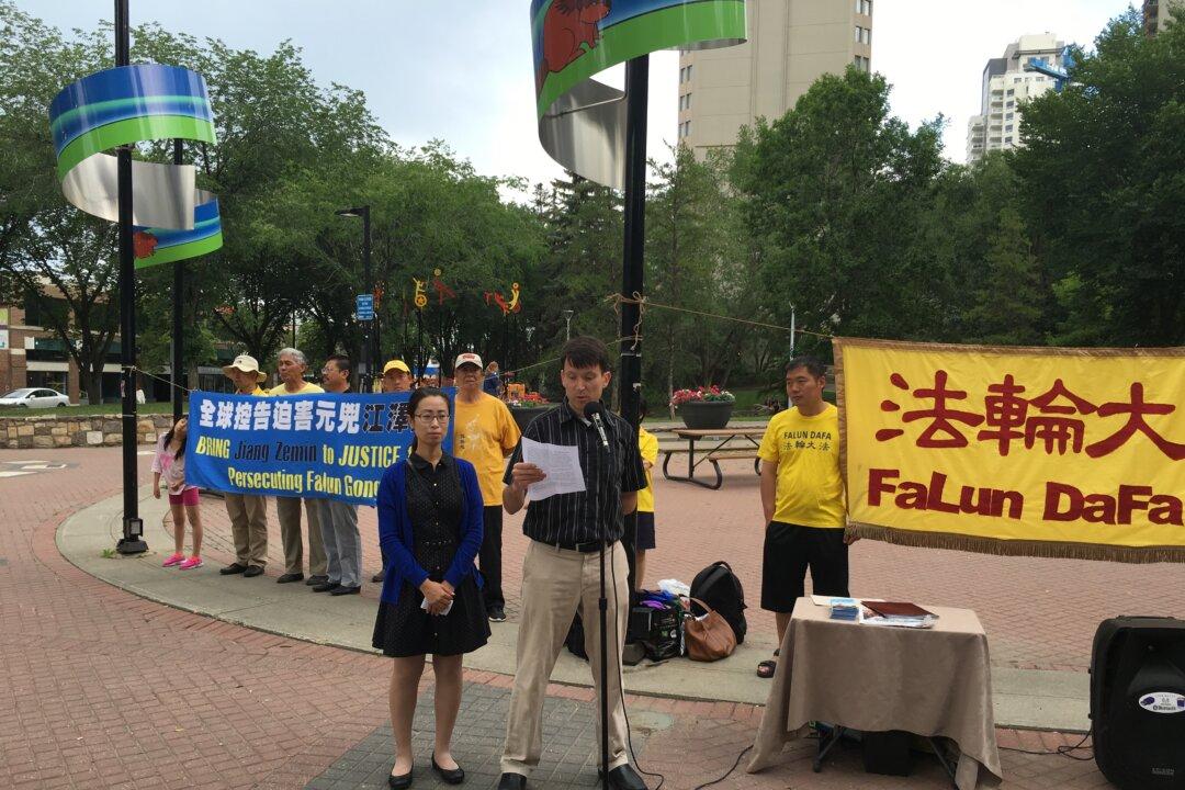 Canadian Woman Worried for Mother Arrested in China