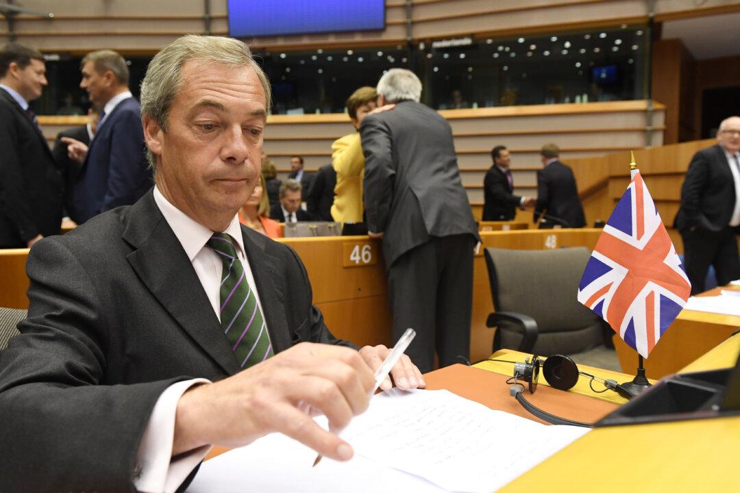 UK Independence Party Chief Nigel Farage Quits