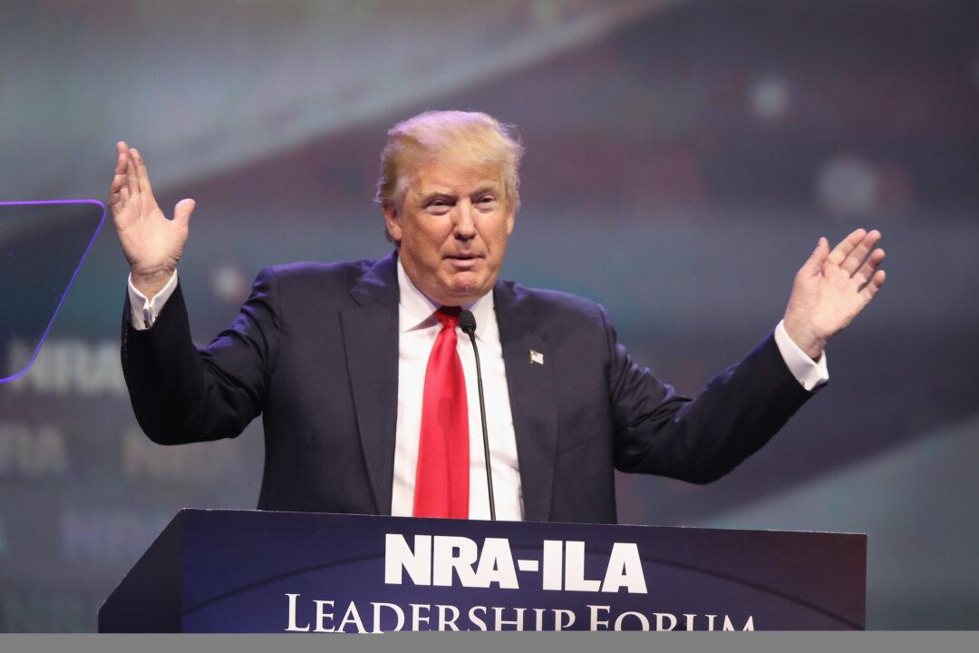 Trump to Russia: ‘I hope you’re able to find the 30,000 emails’ of Clinton