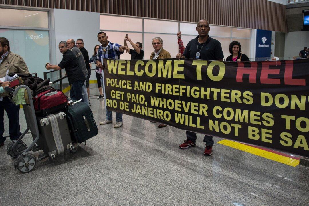 Rio Police Protest at Airport: ‘Welcome to Hell,’ Tell Tourists ‘Rio de Janeiro Will Not Be Safe’