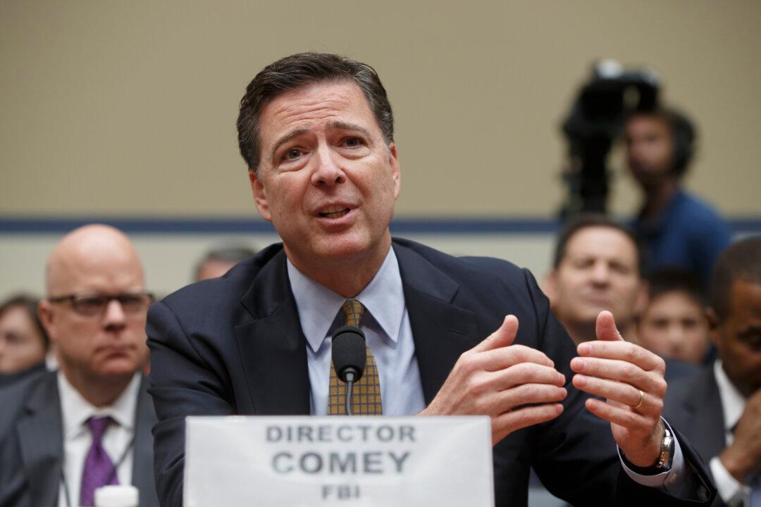 Comey Says FBI Not Swayed by Politics or Celebrity in Clinton Email Probe