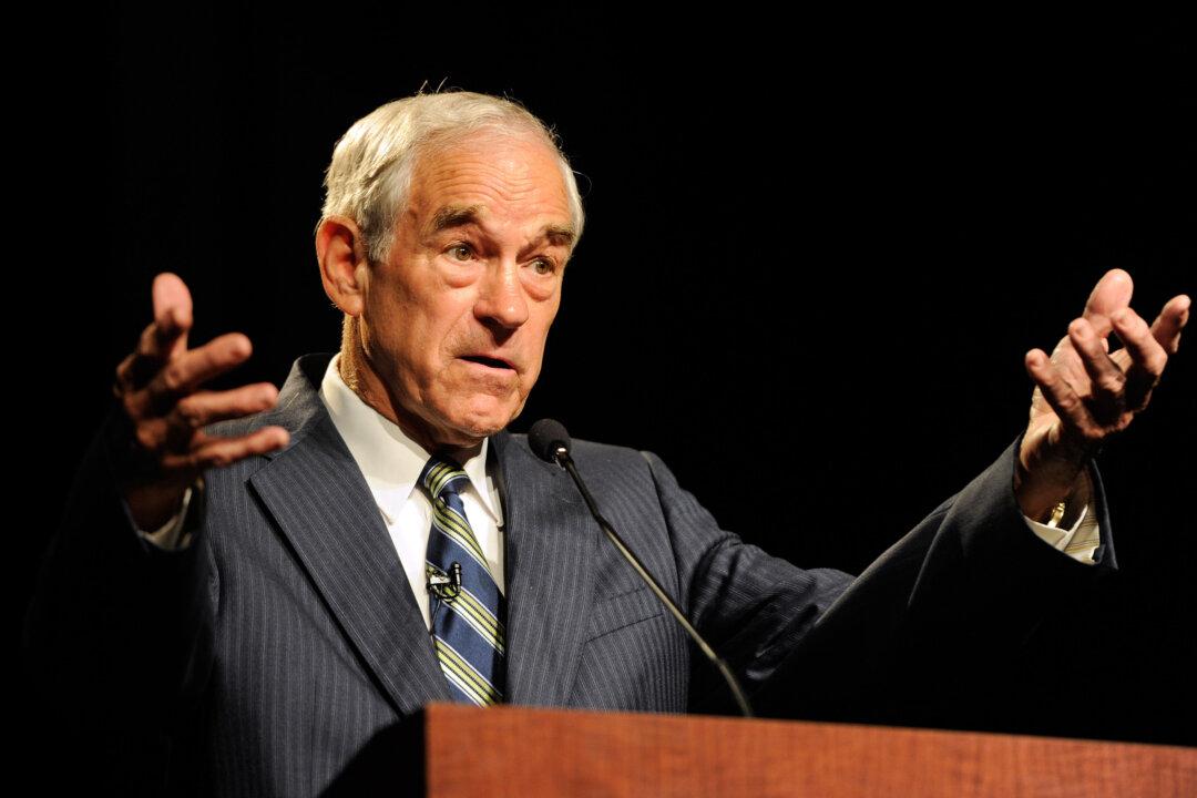 Former Congressman Ron Paul After Health Scare: ‘I Am Doing Fine’