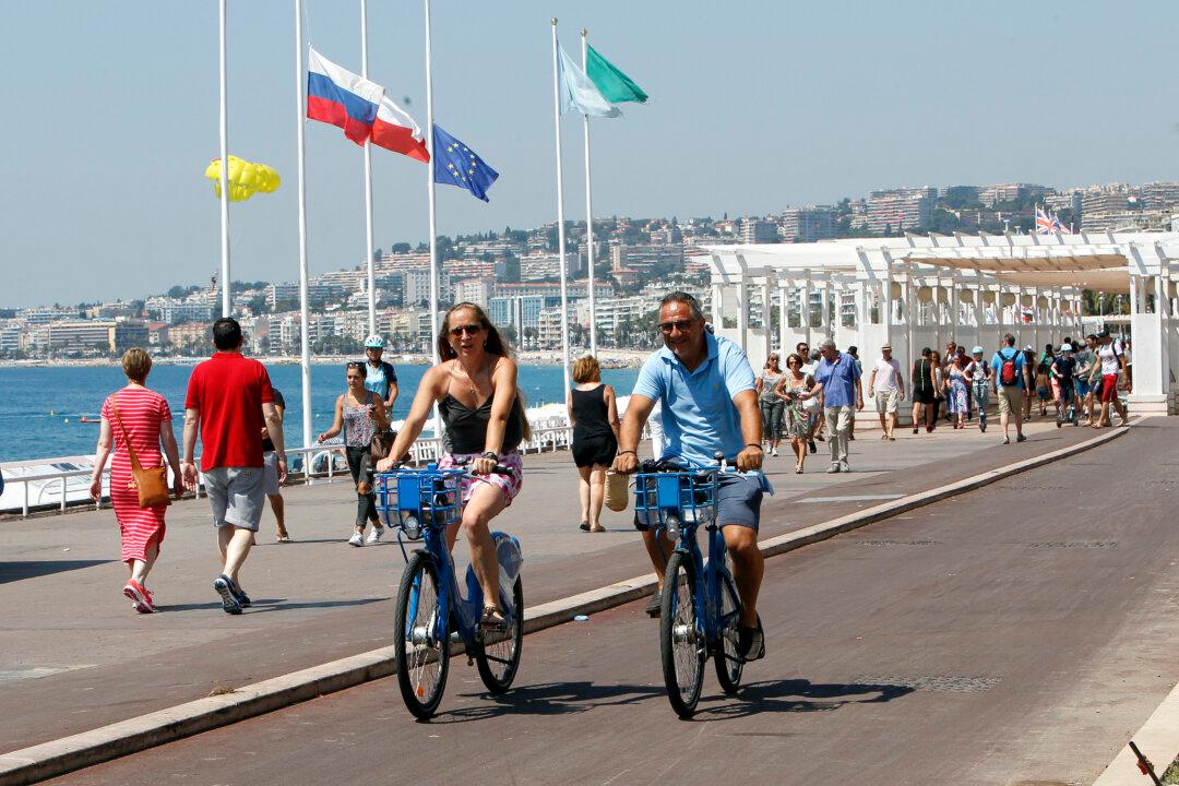 On Nice’s Riviera, Signs of Normal Returning After Attacks