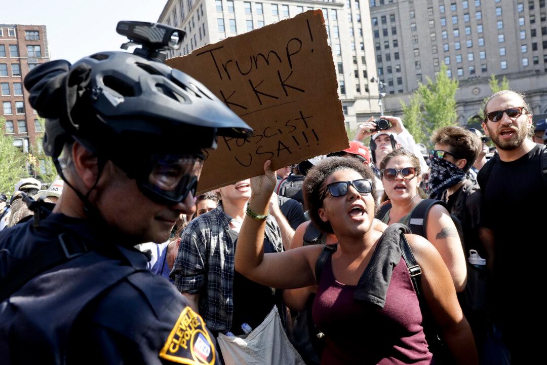 Police Break Up Skirmishes Among Demonstrators in Cleveland