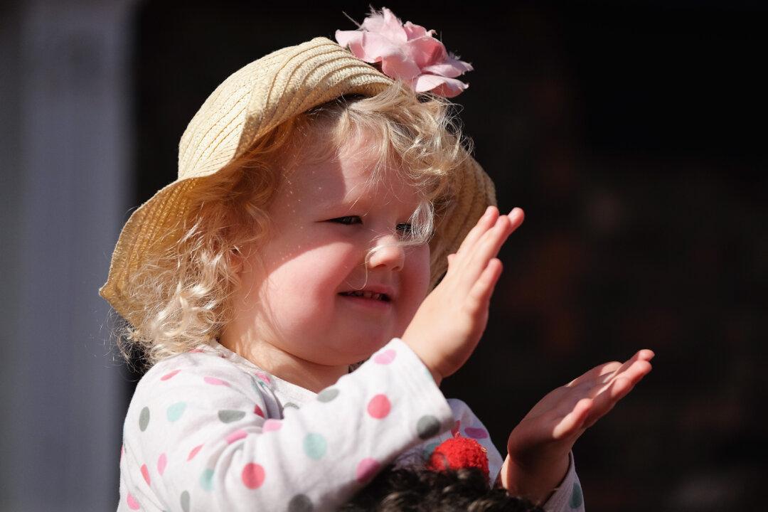 Australian School Bans Clapping, Permits Students to Do ‘Silent Cheers’ Instead