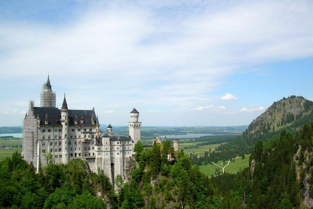 Bavaria: Fairy-Tale Castles and BMW World