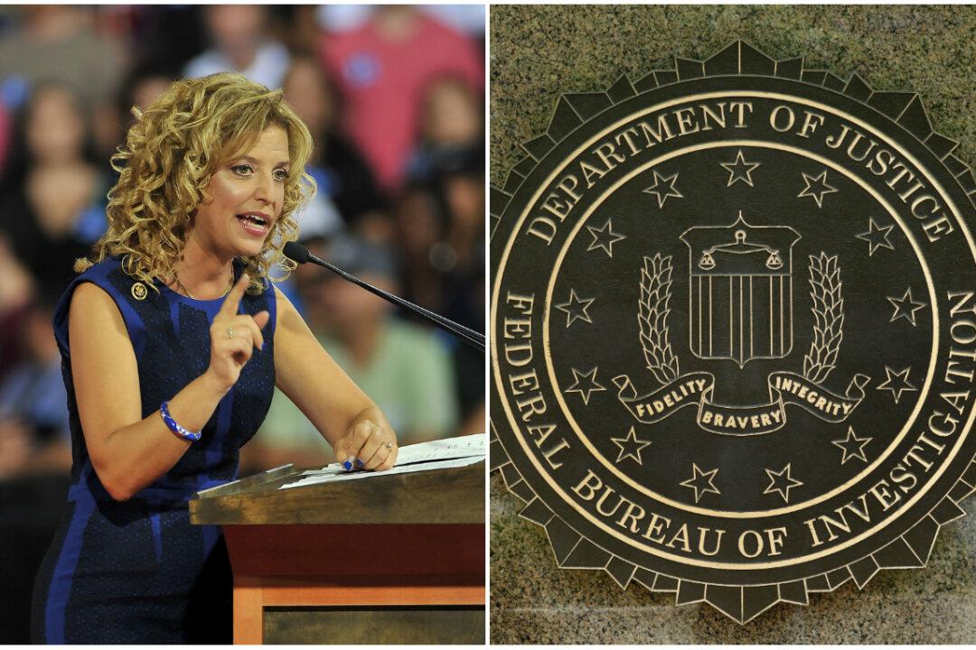 FBI to Probe Alleged Hack of Democratic National Convention Emails