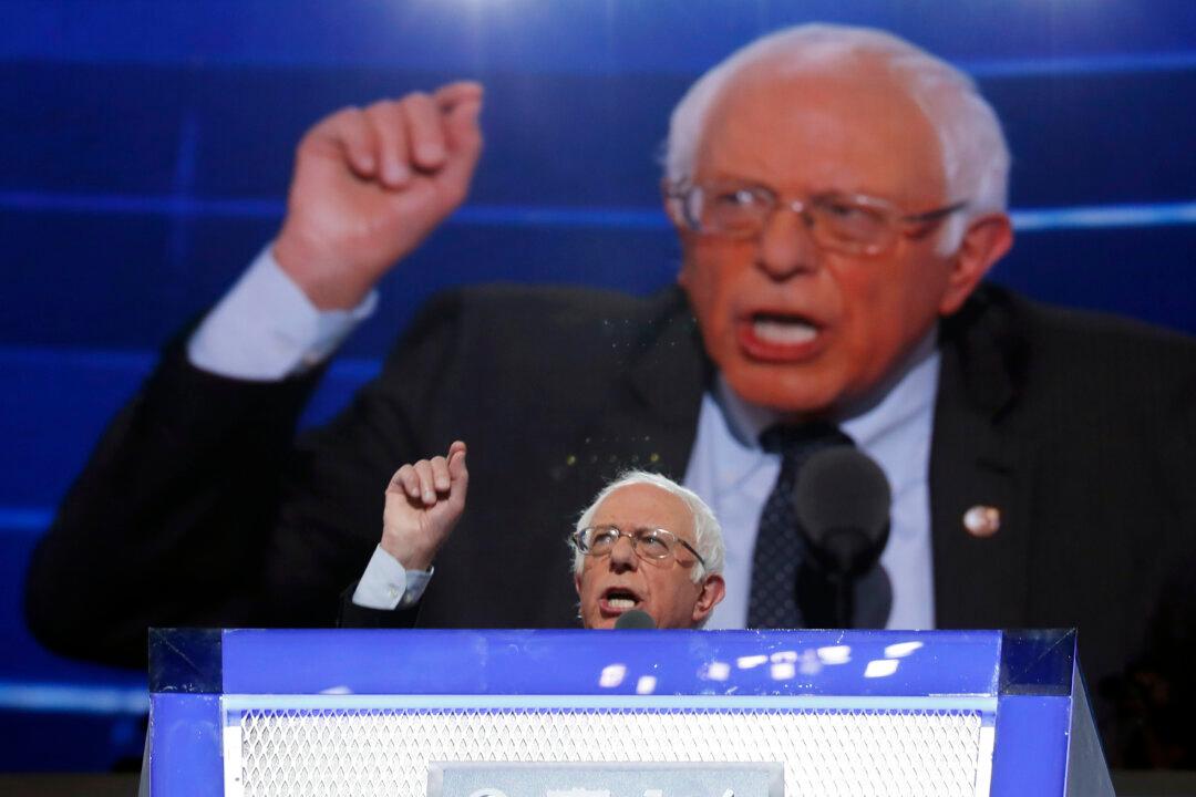 Hawaii Congresswoman Nominates Bernie Sanders