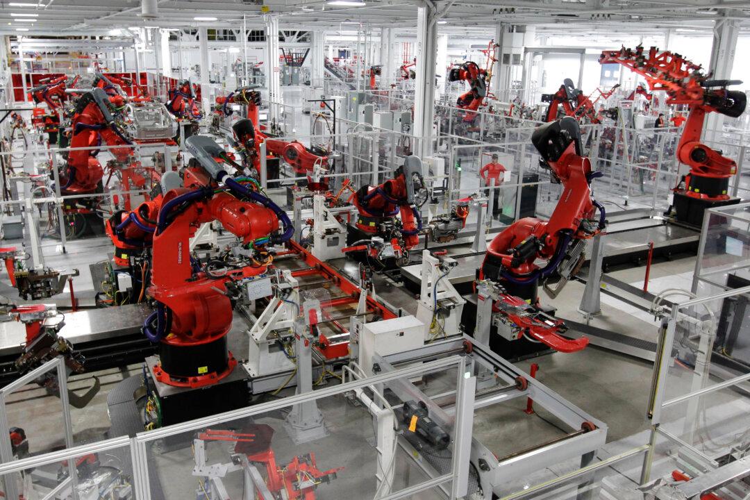 Tesla’s Solar Factory Is Exporting Most of Its Cells: Document