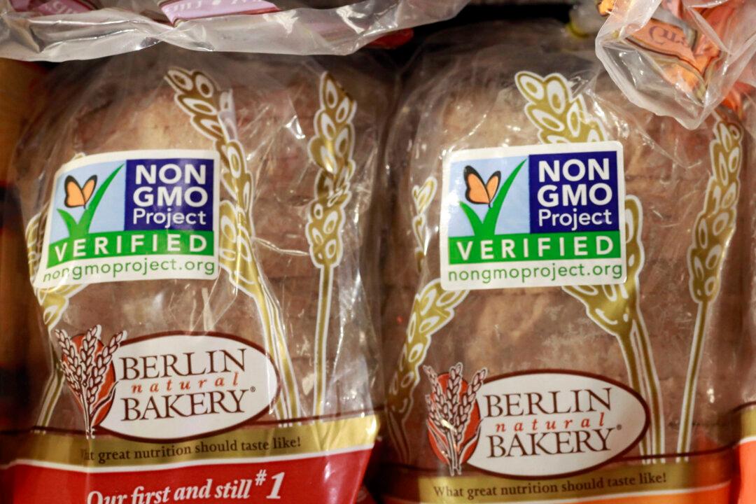Obama Signs Bill Requiring Labeling of GMO Foods