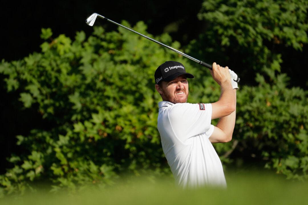 Walker Holds First Round PGA Lead at Baltusrol