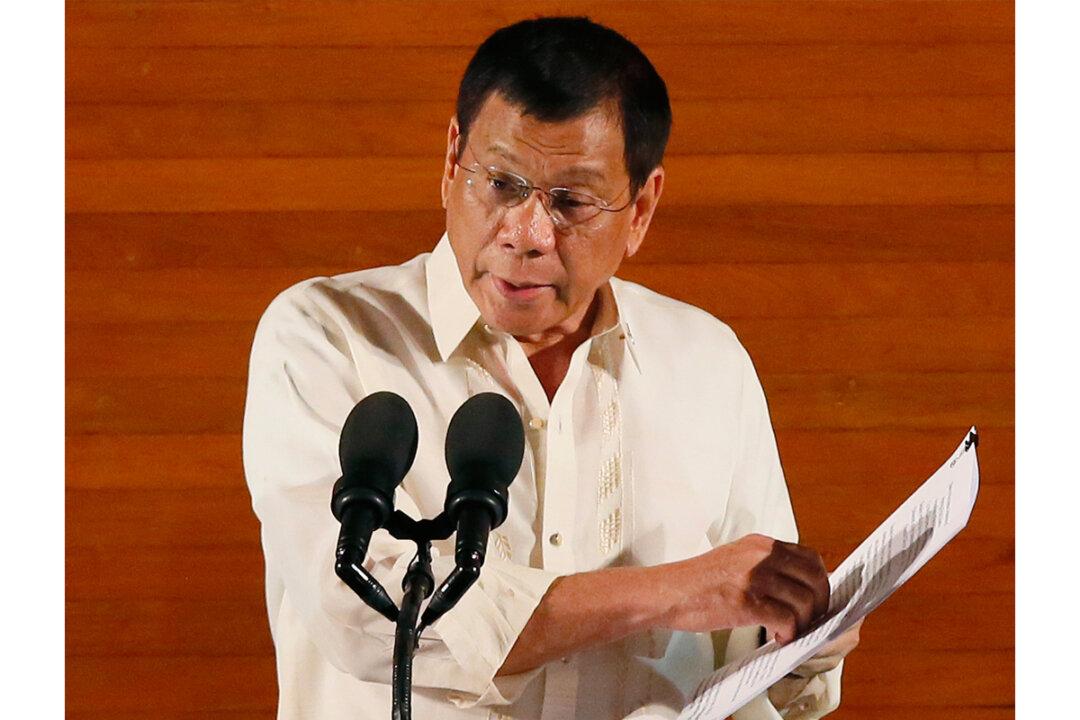 Philippine President Gives Rebels Deadline to Declare Truce