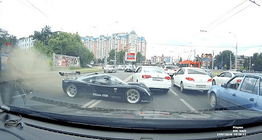 Video: Rare Ultima GTR Supercar Spotted Swerving into Traffic in Russia