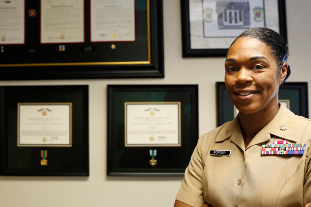Marines Turn to Girls High School Sports Teams for Recruits