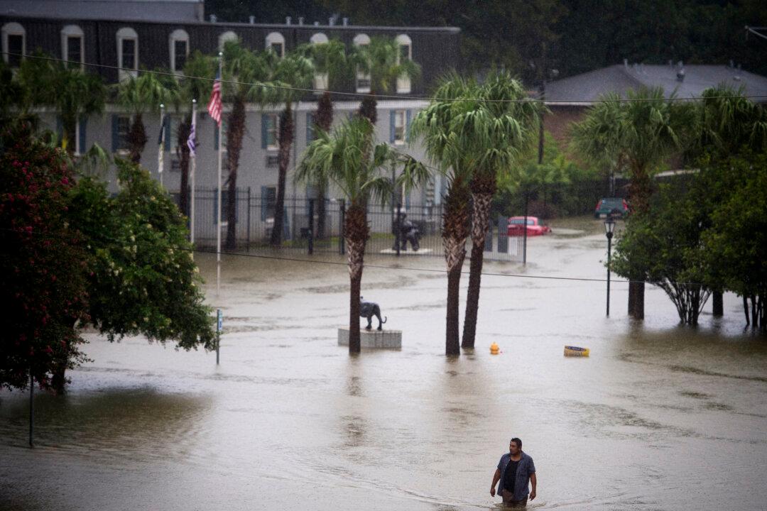 3 Killed, Thousands Rescued in Southeast Louisiana Floods