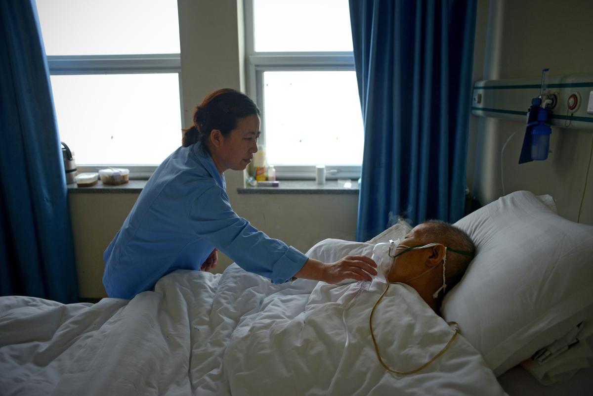 In China, Don’t Expect Health Care Without Bringing a Red Envelope