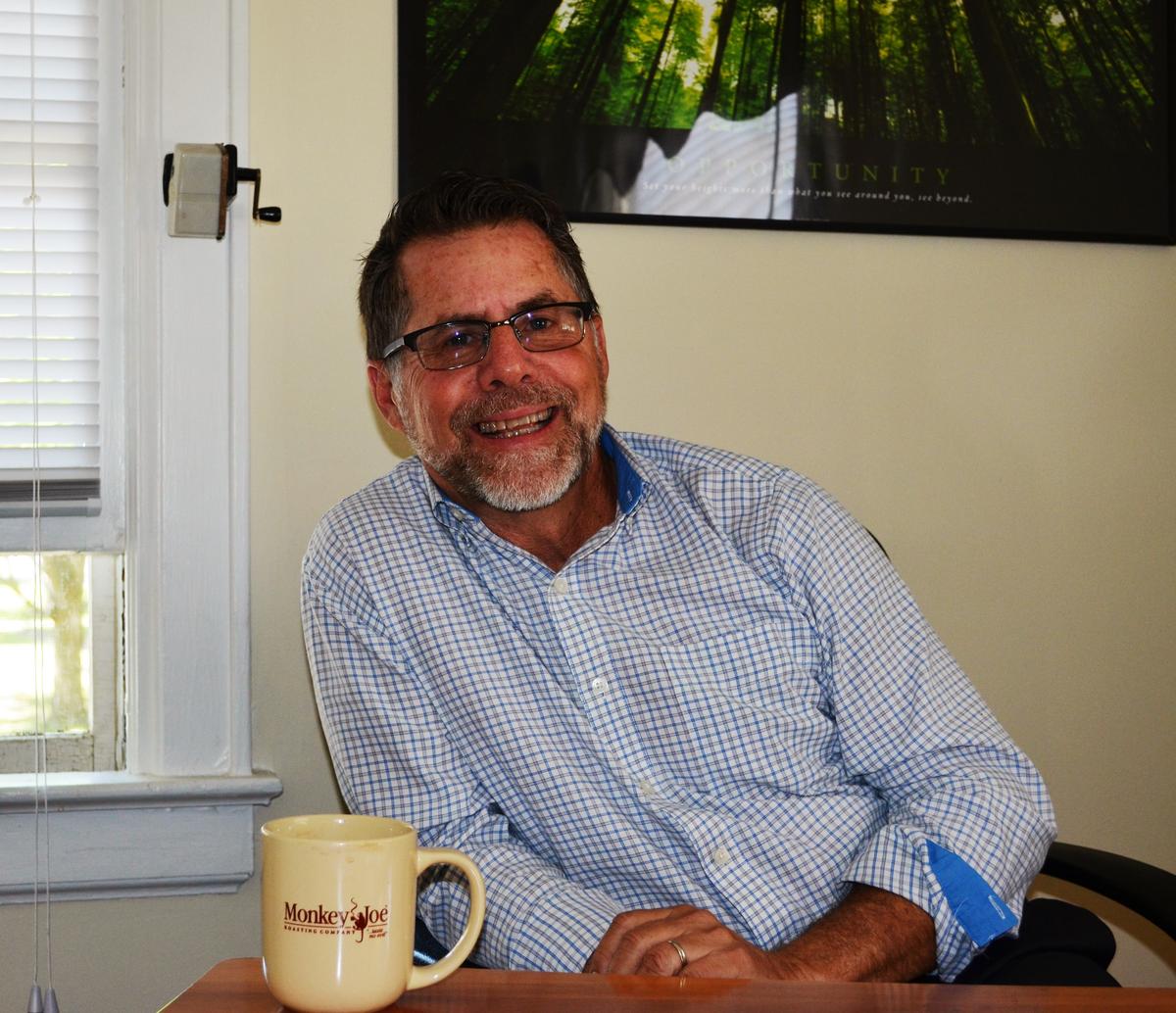 Employment Specialist Gives Method For Breaking Through Job Hunting Barriers