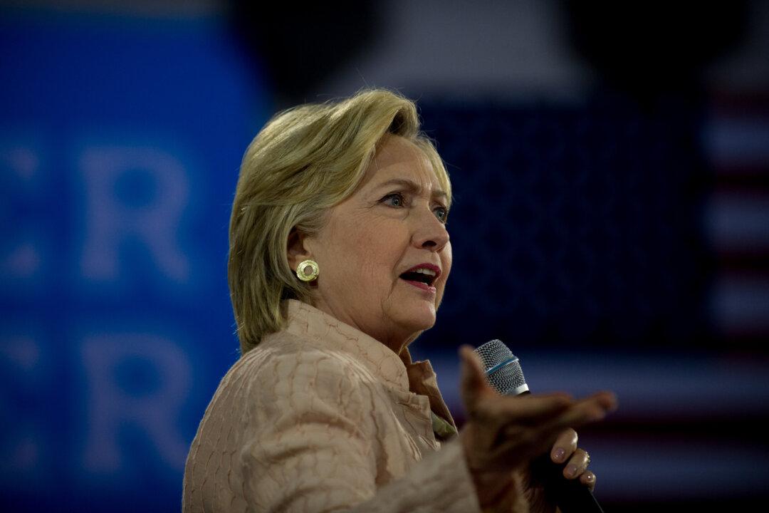 Clinton Campaign Defends Meetings With Donors Following AP Report