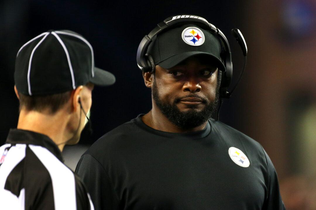 Pittsburgh Steelers Coach Speaks Out After Anthem Controversy