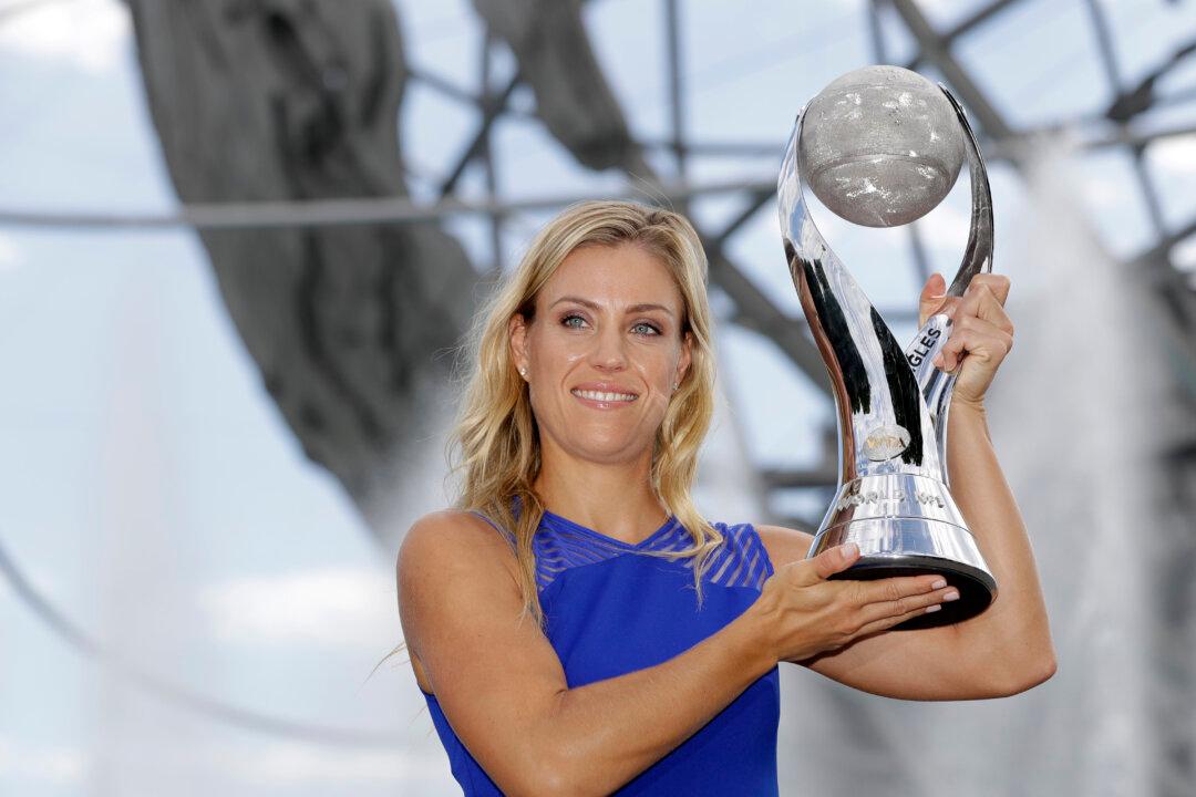 US Open Champ Kerber Replaces Williams at No. 1 in Rankings