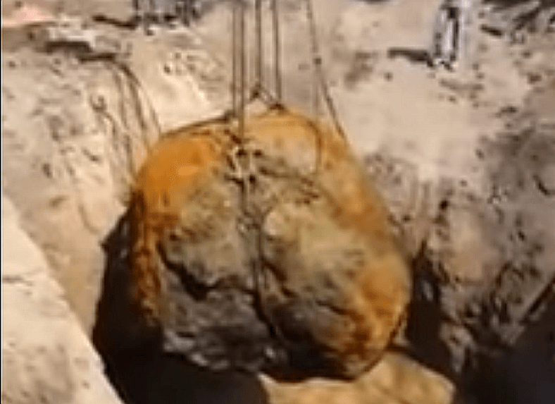 Giant Meteorite Extracted in Argentina