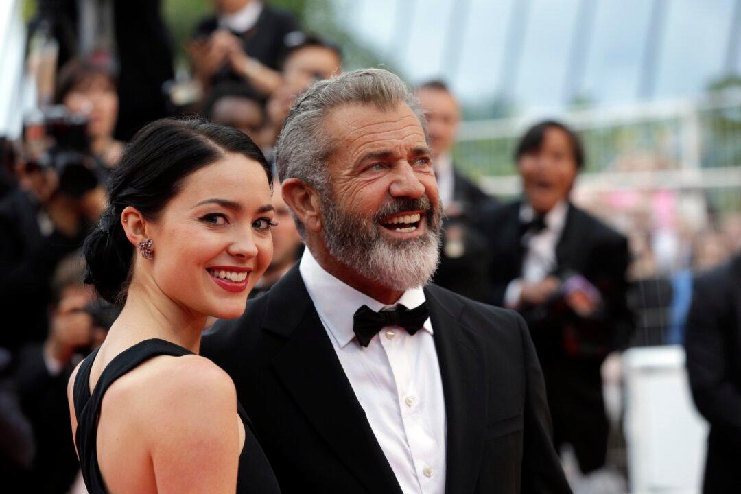 Mel Gibson’s Girlfriend Pregnant With Star’s 9th Child