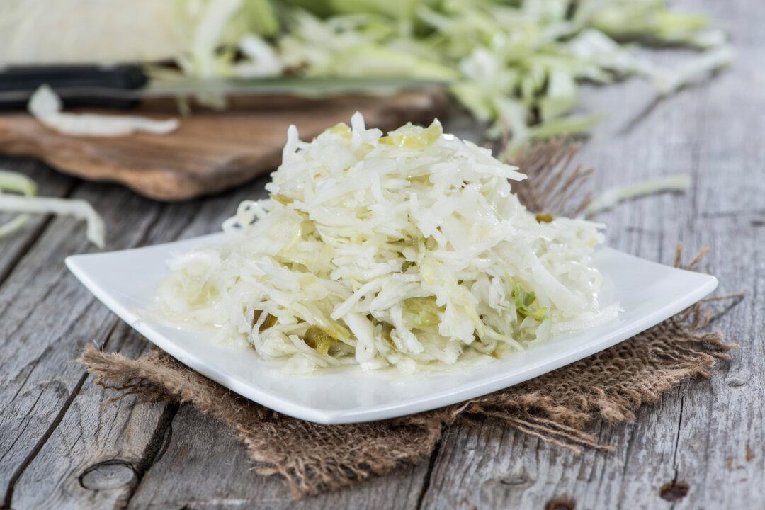 Creamy Coleslaw With Apples and Walnuts Recipe