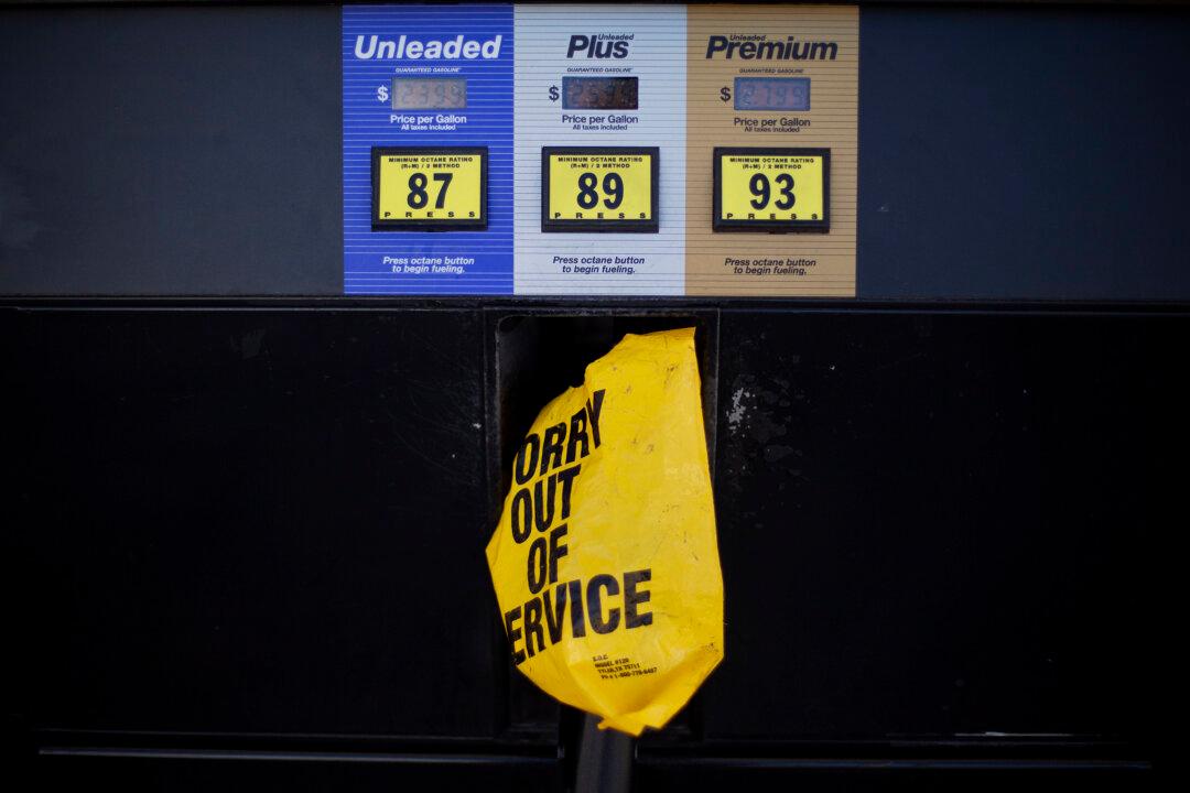 Razor Blades Found in Michigan Gas Station Pump, Police Warn