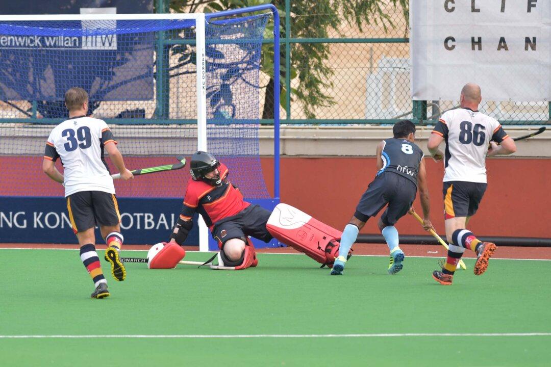 Top Teams Edge Ahead, in Early Season Play