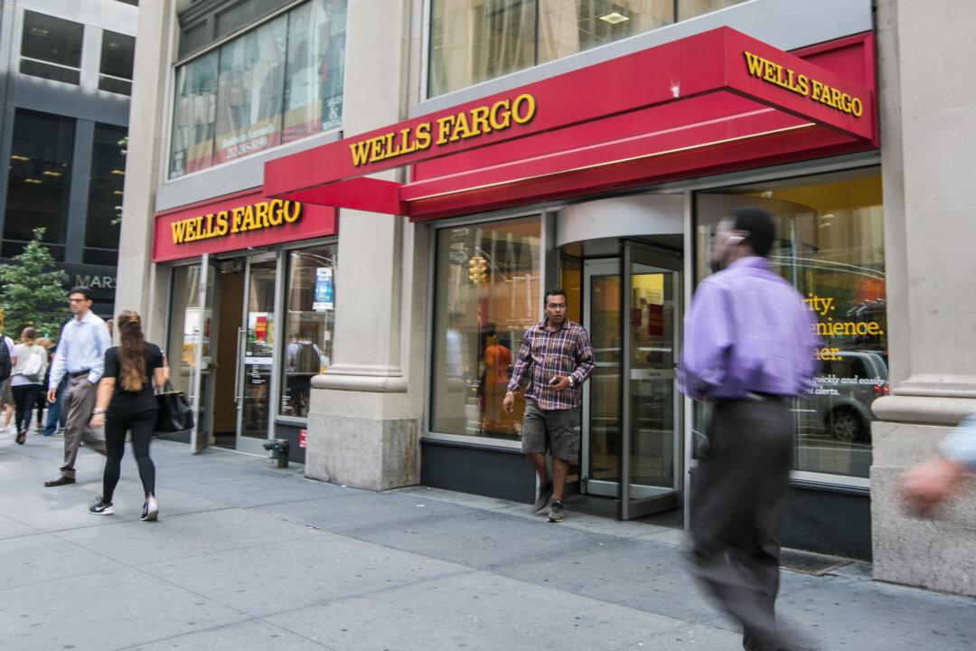 Are Banks Open Thanksgiving Day? Wells Fargo, Chase, Citibank, Capital One Hours on Black Friday