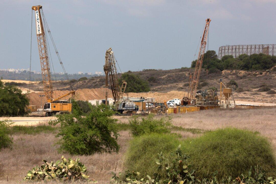 Israeli Official: Gaza Underground Wall to Be Done in Months