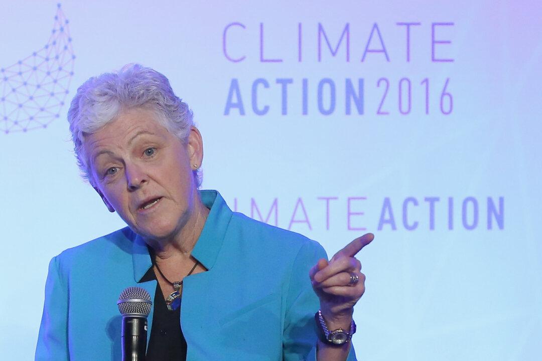 Top Climate Adviser Gina McCarthy Leaving White House, John Podesta Joining
