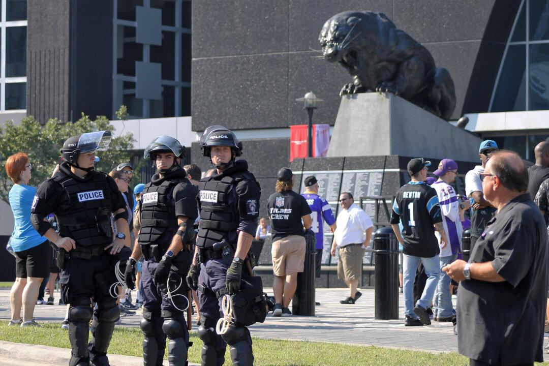 Charlotte Ends Curfew Imposed After Black Man Shot by Police