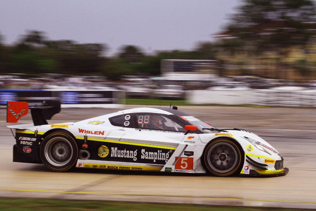 Three Teams in Tight Fight for IMSA WeatherTech Title at Petit Le Mans