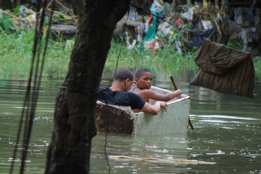 Florida Closes Schools, Orders Evacuations as Hurricane Matthew Nears
