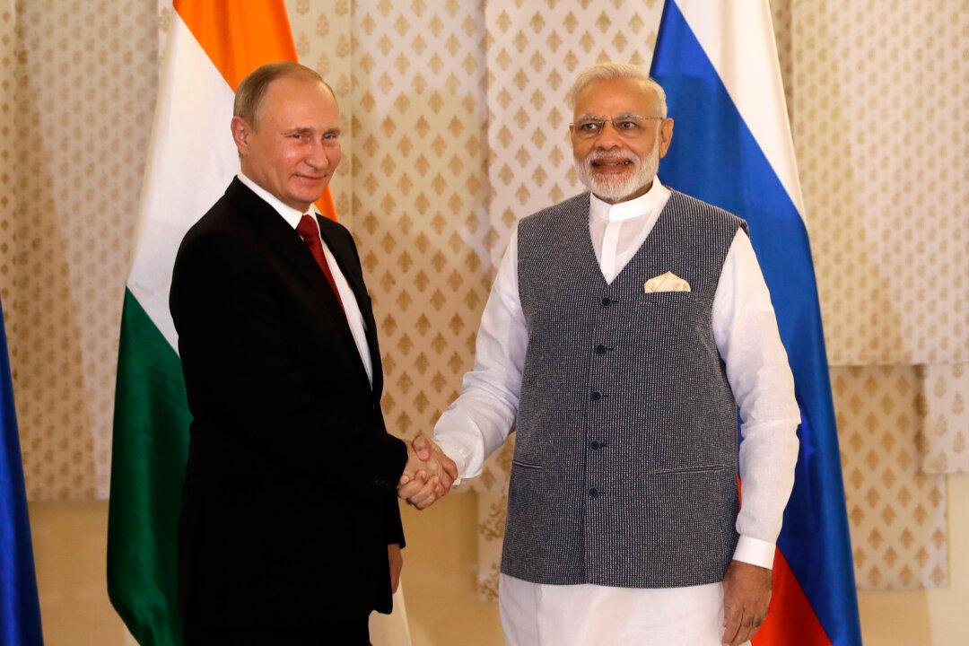 Russia, India Extend Military Cooperation Deal Despite US Sanctions Risk