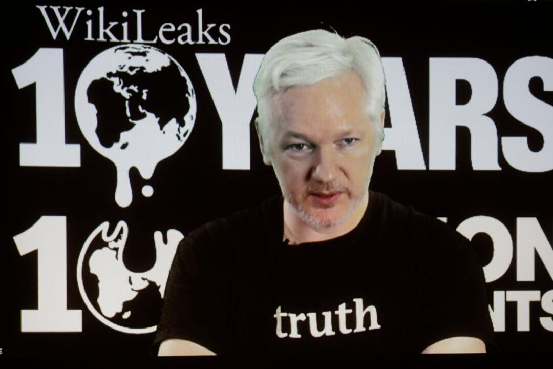 Outages Hit WikiLeaks, Twitter, in Possible ‘DDoS Attack’