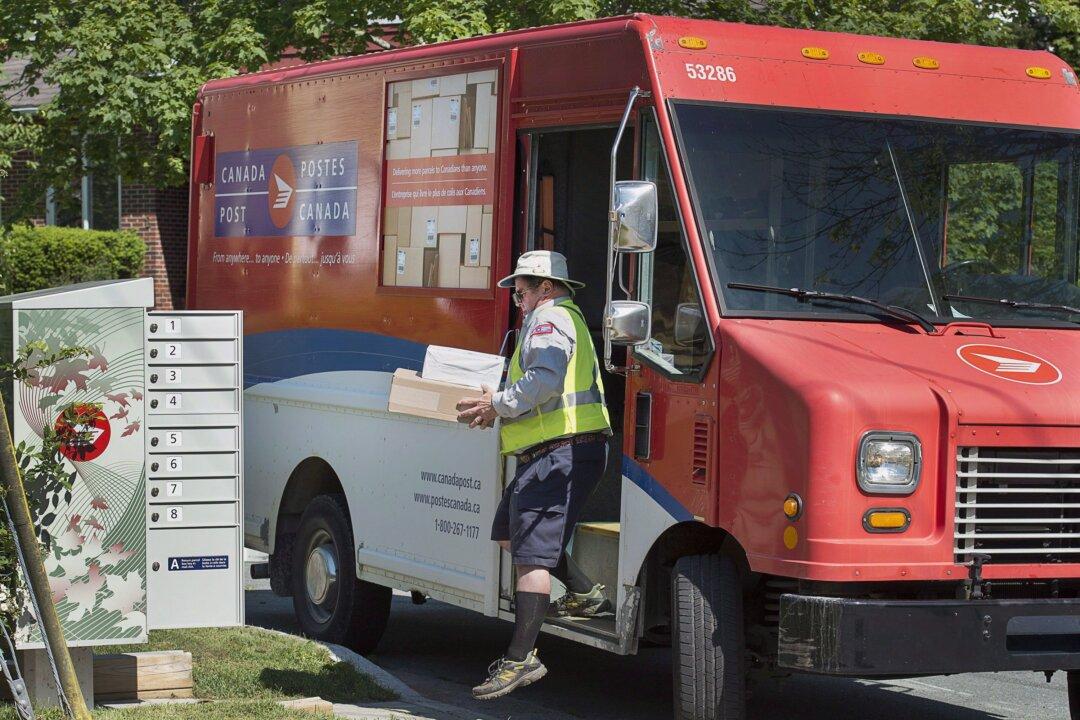 Government Jobs Compensate More, Offer Earlier Retirement, Says Canadian Study