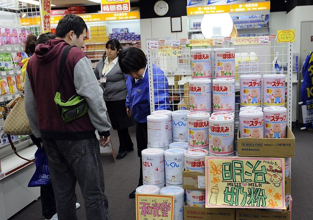 Chinese Tourists Caught Trying to Take Toilet Seat From Japanese Hotel