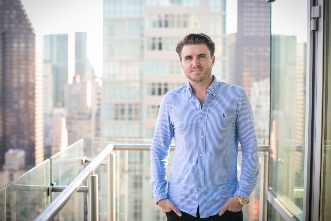 A Young New Zealander Teaches Americans the Secrets to Building Wealth