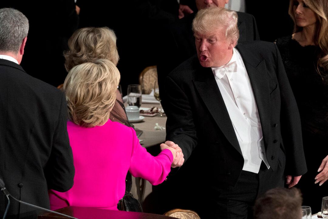 Clinton Calls Trump to Congratulate Him on Victory