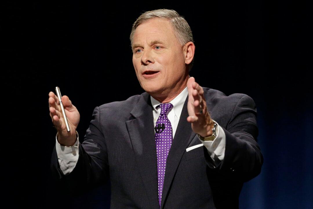 Senator Asks for Ethics Probe Into Stock Sales He Made After Receiving CCP Virus Briefings